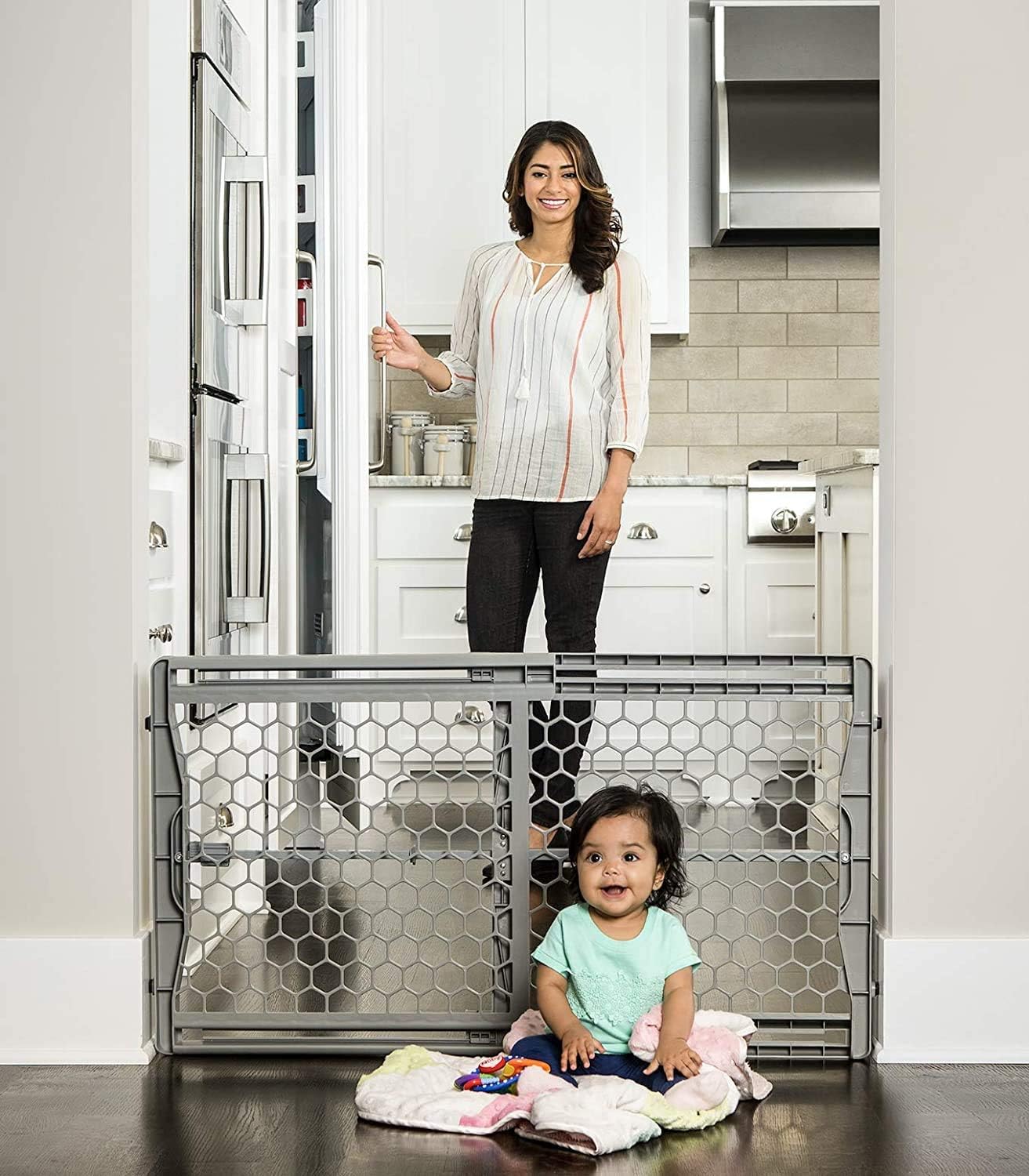 Mercado libre: Regalo Easy Fit Adjustable Baby Safety Gate, 26-42 inches wide